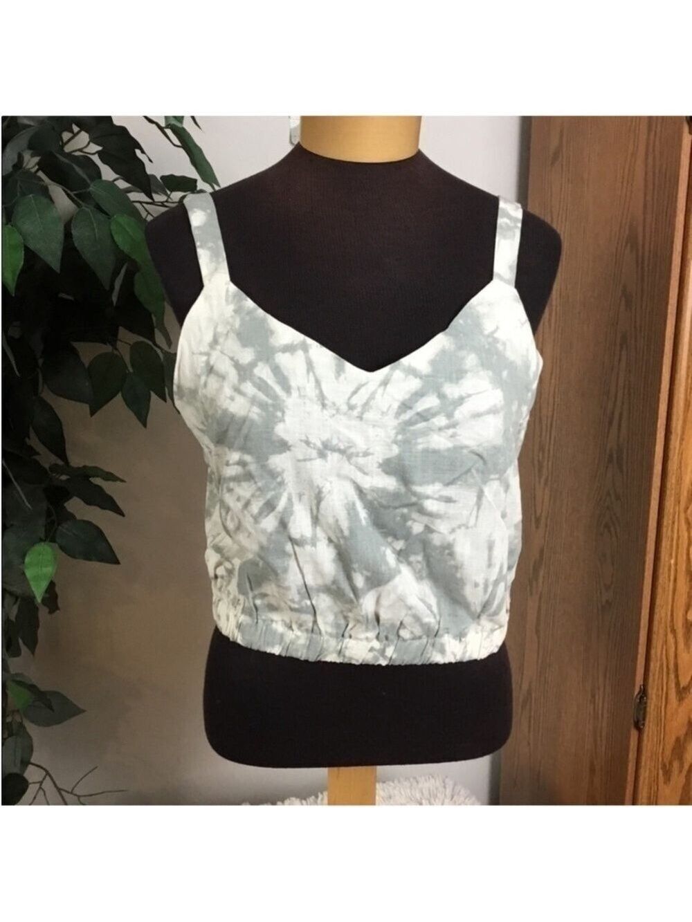 Lily Rose Smocked elastic waist crop top Woman Junior XL sage cream